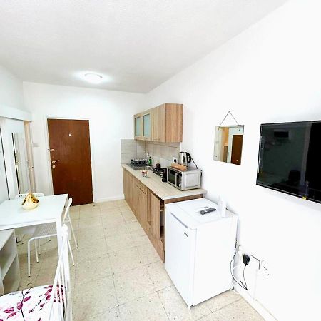 Central Comfort Studio Larnaca Exteriör bild
