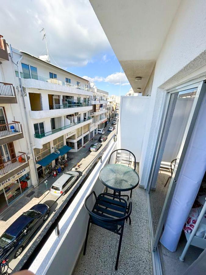 Central Comfort Studio Larnaca Exteriör bild